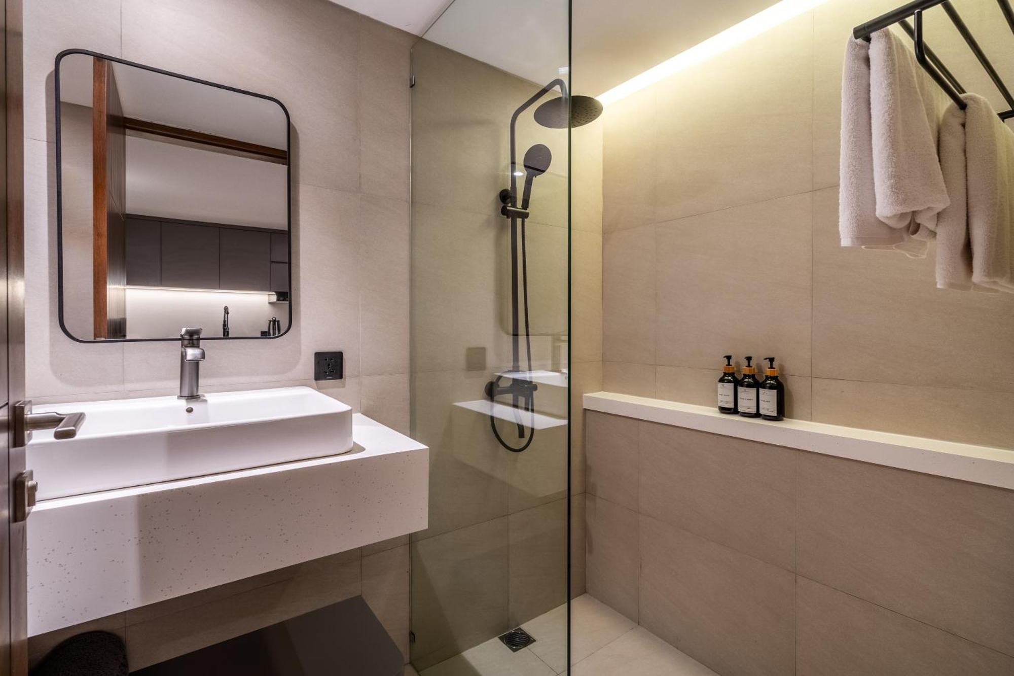 The R Apartments Pererenan ชังกู ภายนอก รูปภาพ